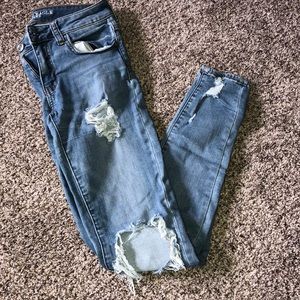 Distressed AE jeans!🎉